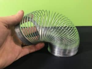 Slinky shake science experiment - no kinks in slinky