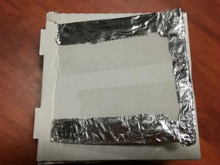 Top of pizza box solar oven 450 x 338px