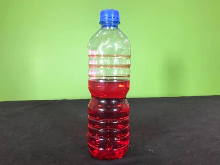 Making a Lava Lamp experiment - Red water in a plastic bottle